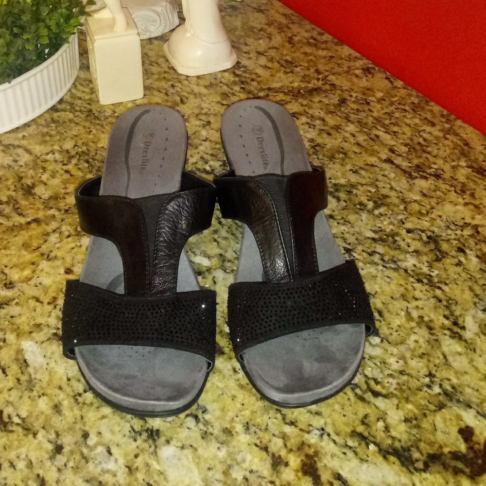 Drexlite Sandals - Picture 2 of 7